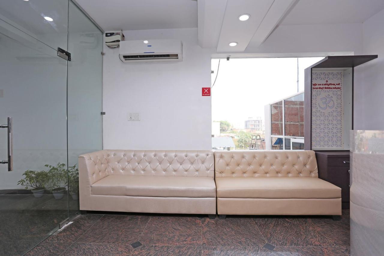 Capital O 10060 Hotel The Leaf Lucknow Ngoại thất bức ảnh
