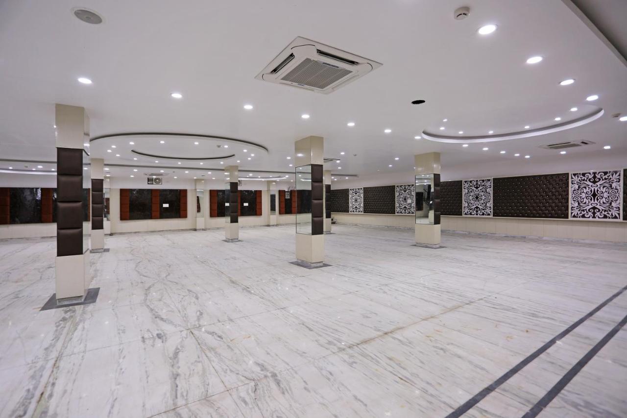 Capital O 10060 Hotel The Leaf Lucknow Ngoại thất bức ảnh
