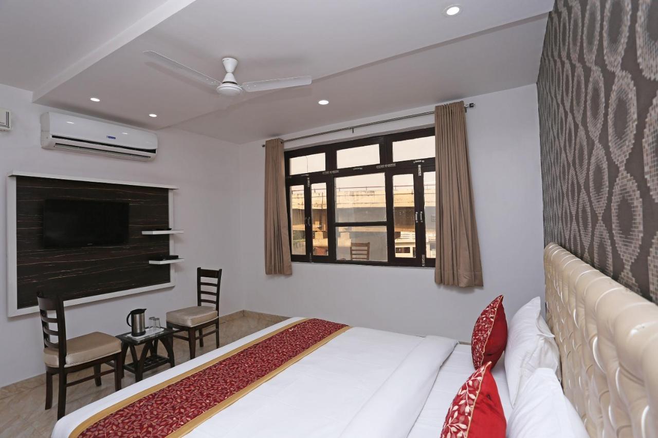 Capital O 10060 Hotel The Leaf Lucknow Ngoại thất bức ảnh